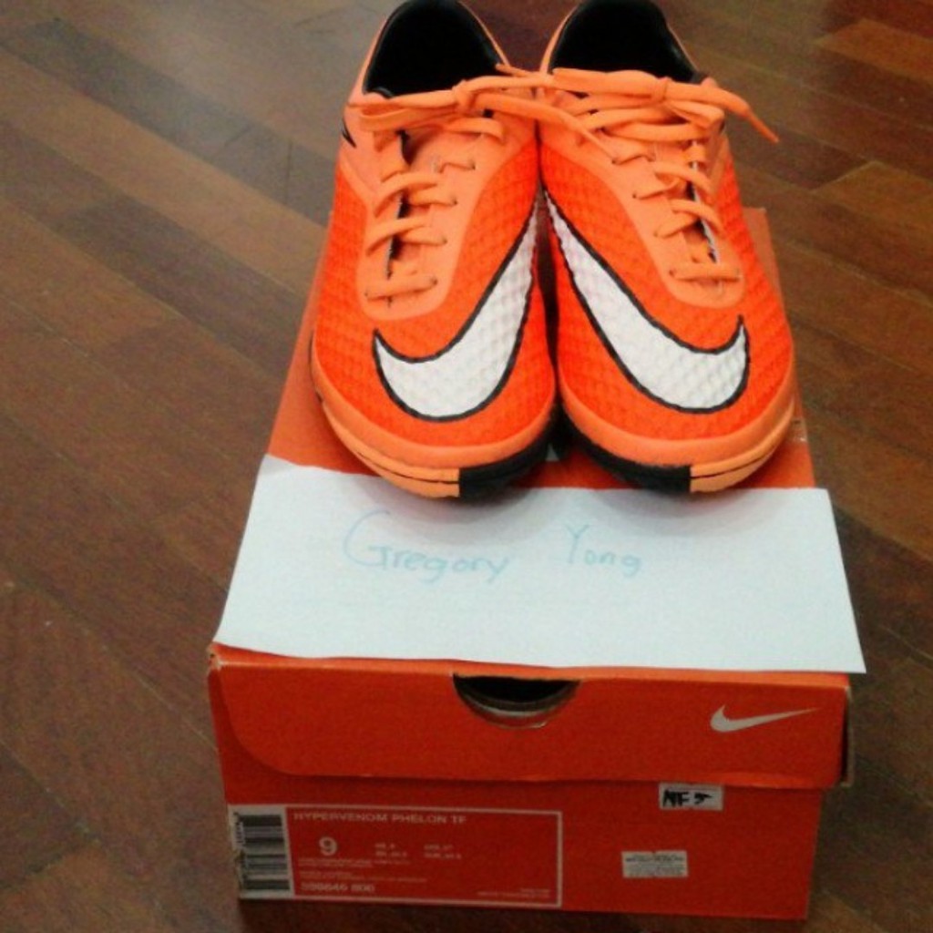 nike hypervenom phelon tf red