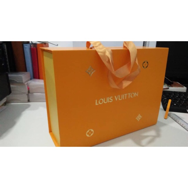 lv luggage box