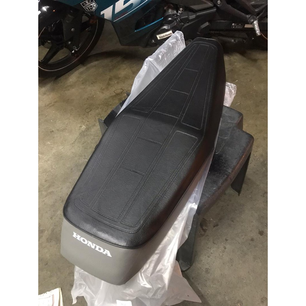 Seat HONDA C70 Gboj Oem Corak Petak  Shopee Malaysia