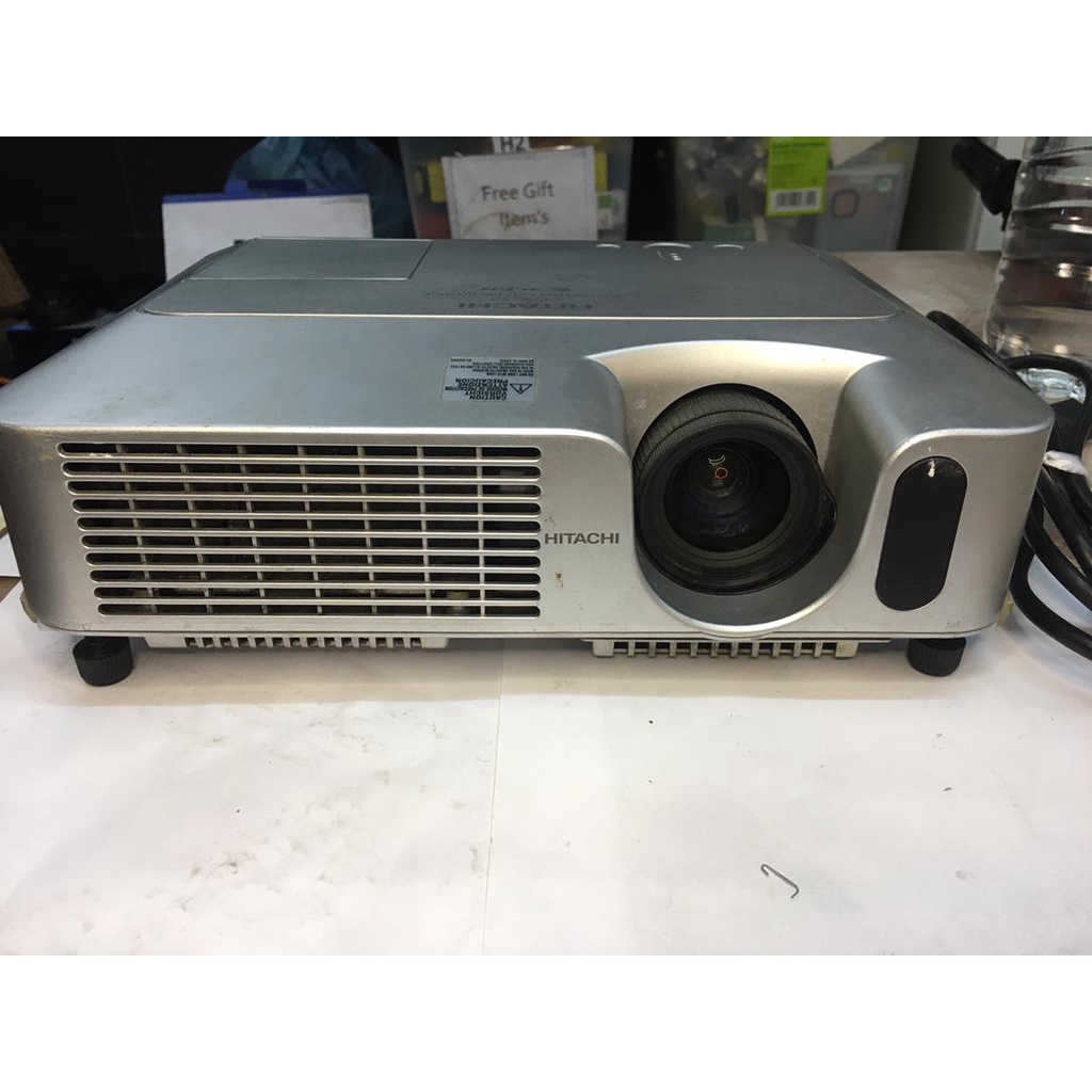 HITACHI SECONDHAND PROJECTOR CP X 250 MULTIMEDIA LCD PROJECTOR