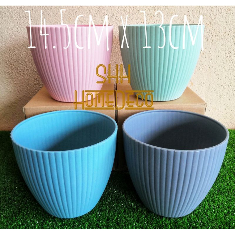 Pasu Bunga Plastik Hiasan Warna Warni / Colorfull Deco ...