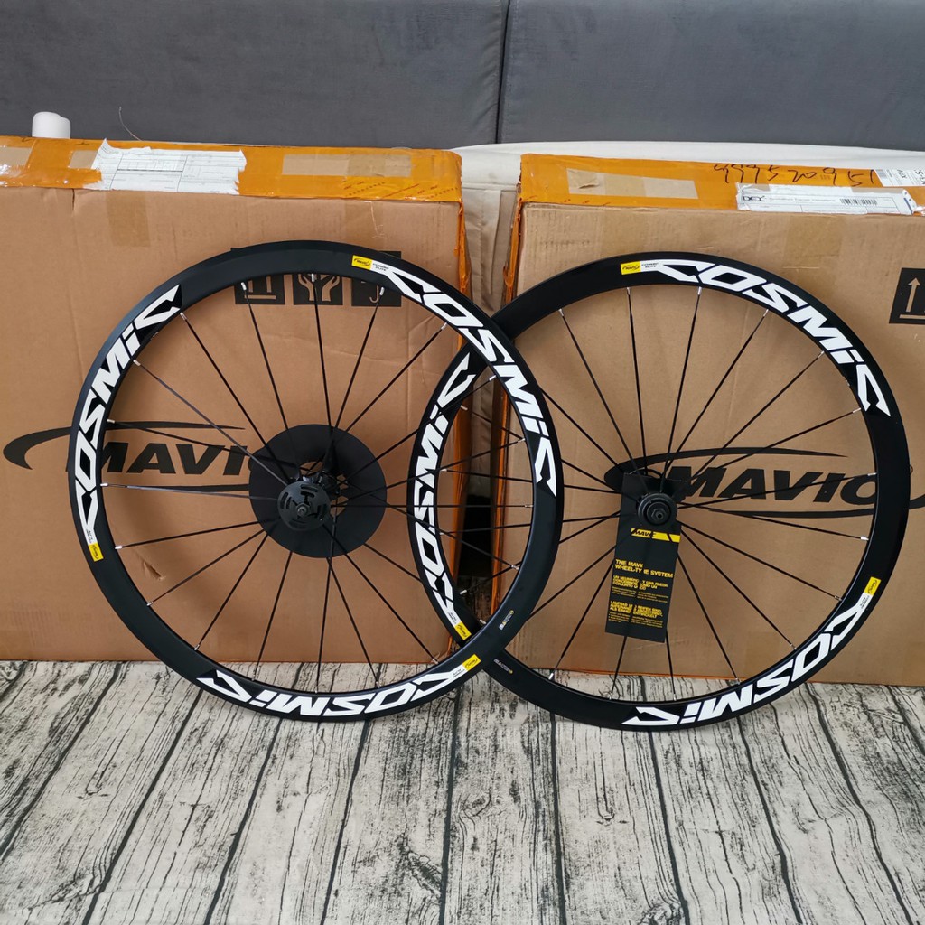 cosmic mavic wheelset 700c