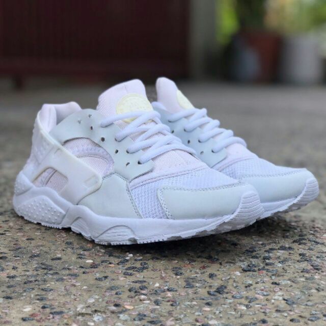 huarache all white