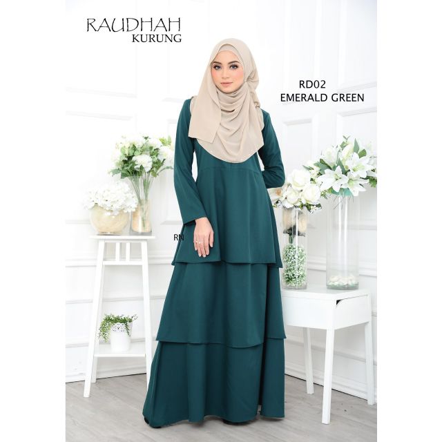 emerald green dress muslimah