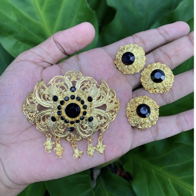 Mini Bali Alpaca Brooch Mini Kebaya Gold Brooch Shopee Malaysia