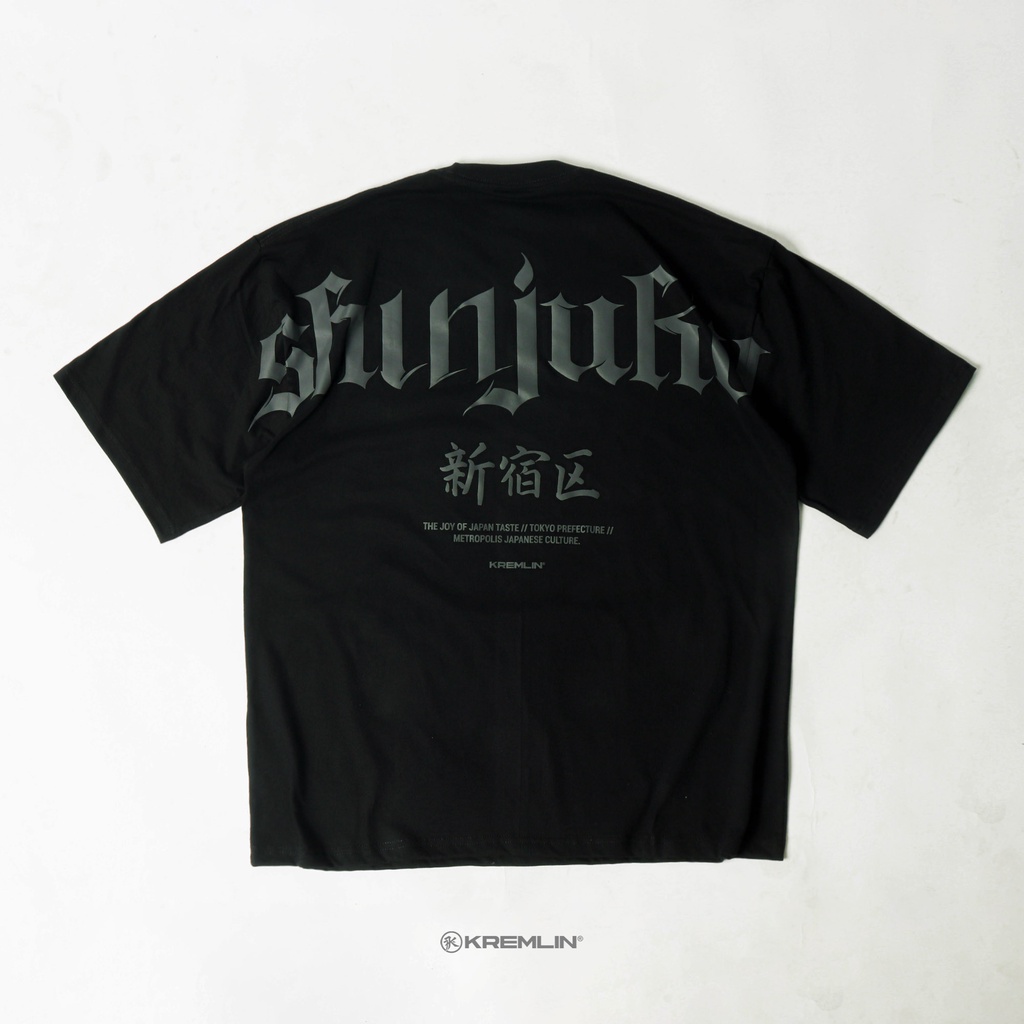 Kremlin T-Shirt Oversized Graphic Black - Shinjuku