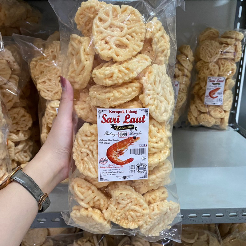 Bangka Curly Crackers / Bangka Crackers / Small Round Bangka Shrimp Crackers Cap Sari Laut - Bangka Snacks - Bambang Snacks - Bangka Snacks - Typical Bangka Food - Bangka Kemplang - Bangka Crackers - Shrimp Crackers - Shrimp Snacks - Crispy Crackers - Cri