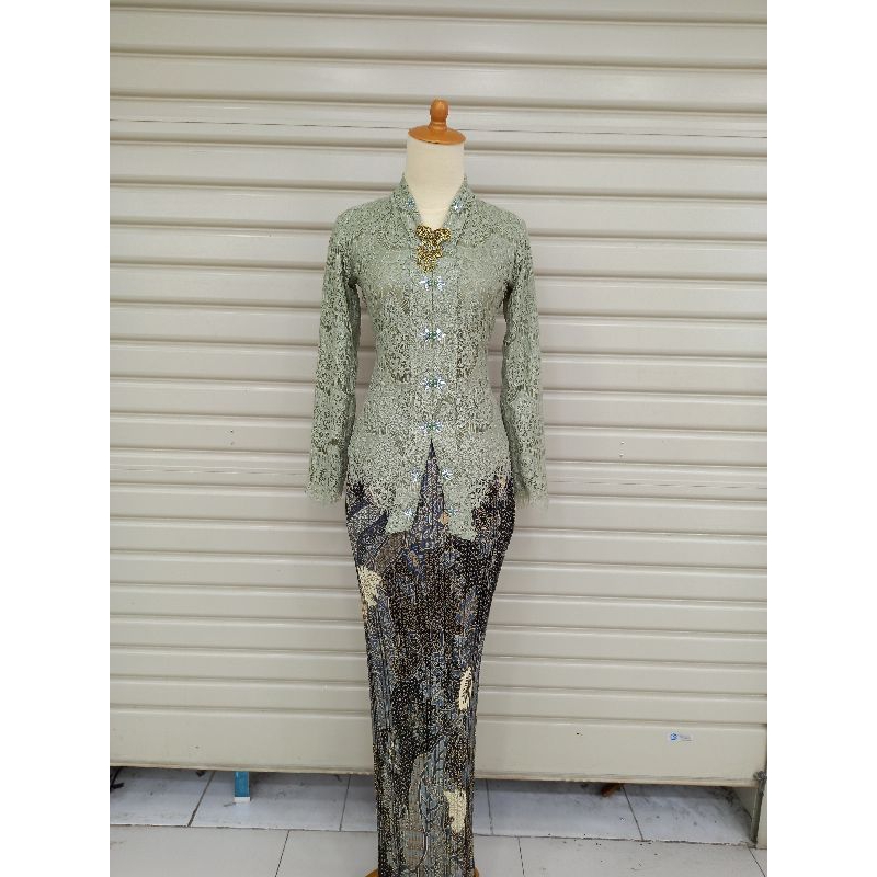 HIJAU FLOY KEBAYA SET / KARTINI KEBAYA SET / KEBAYA SET UNIFORM GRADUATION KEBAYA SET IN SAGE GREEN Kebaya Dress Kebaya Songket Kebaya Graduation