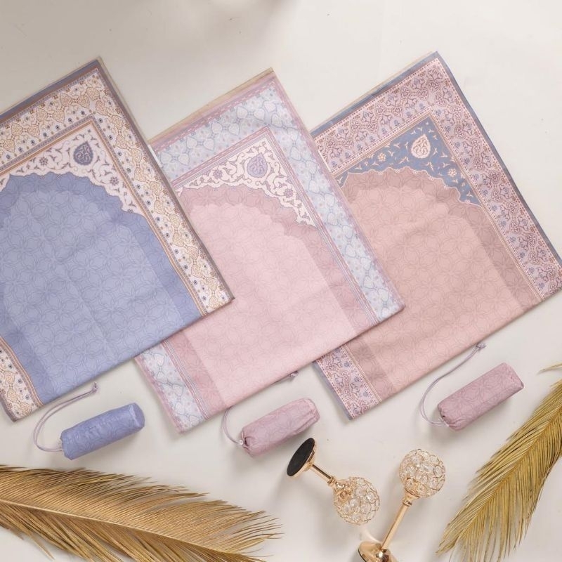 Kashmeer Travel Waterproof Prayer Rug | Free Box Hampers Gifts | Small Lightweight Telekung Prayer Mat | Hajj Souvenirs | Umrah Yasinan Souvenir Prayer Rug