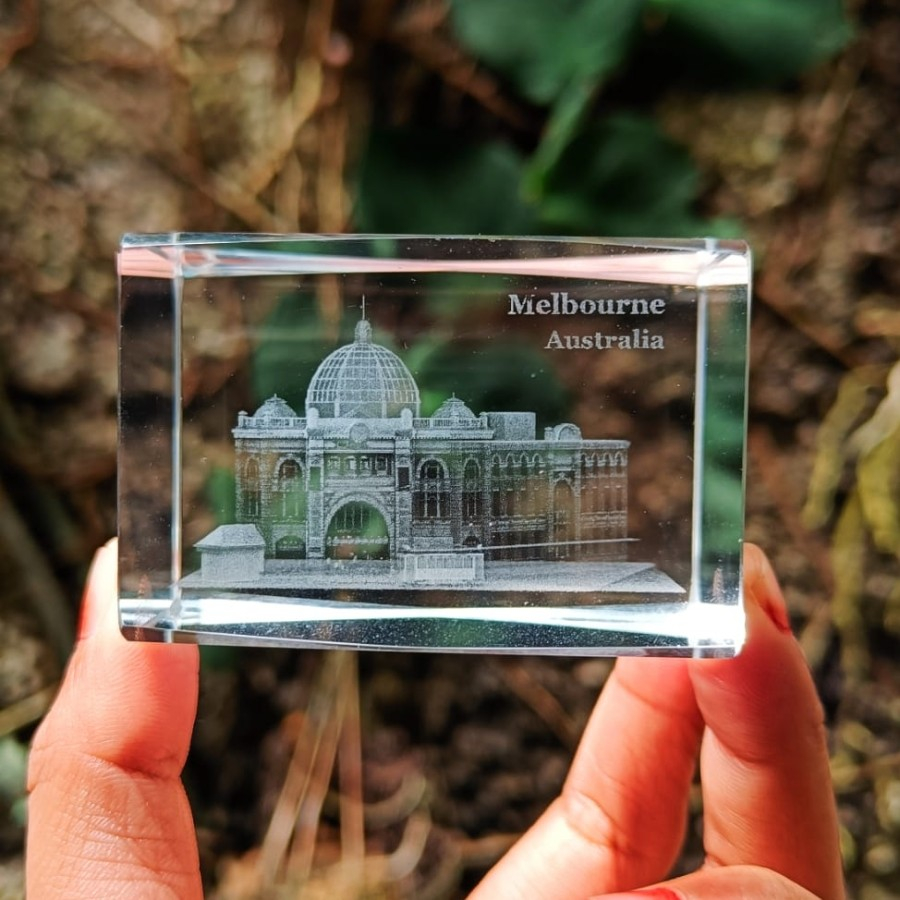 Melbourne Crystal Display Souvenirs By Australian Countries