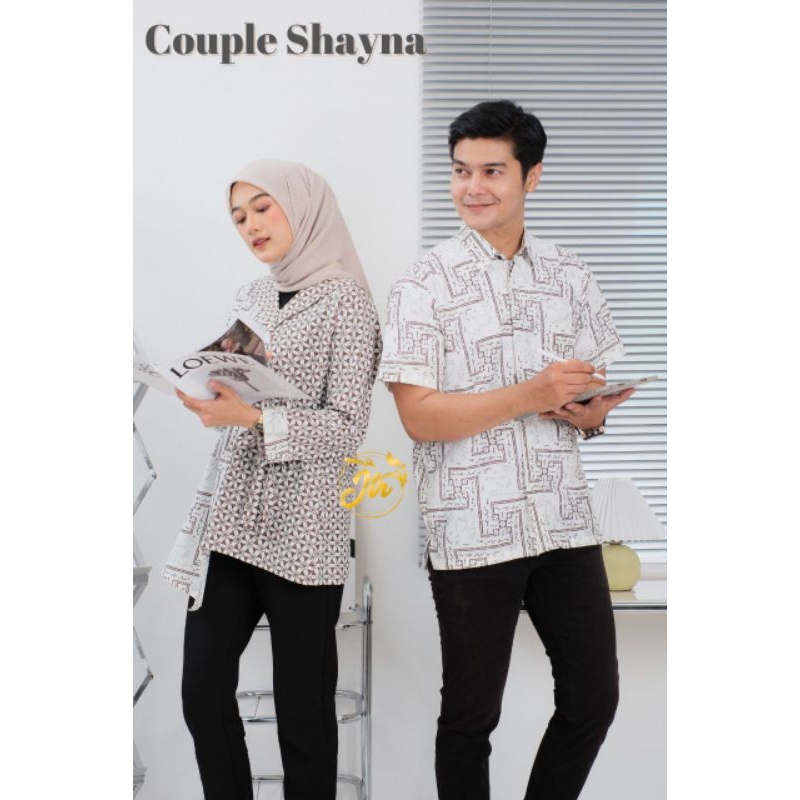 Modern Indonesian Traditional Women's Clothing Batik Top, SHAYNA Muslim Model