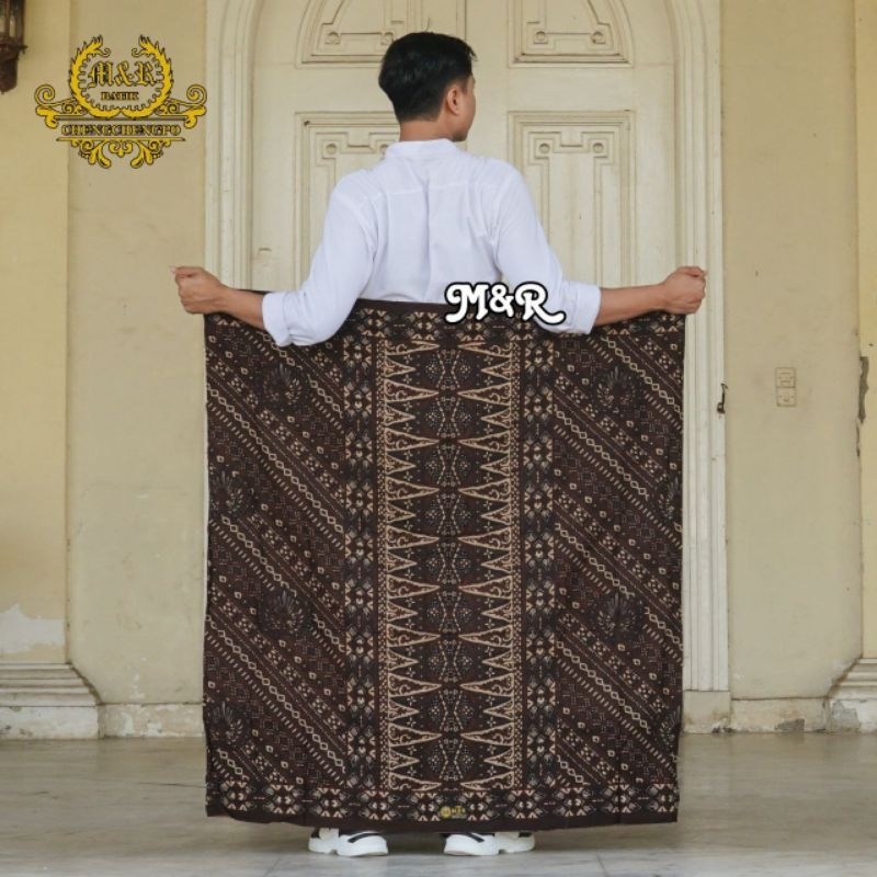 Gus Batik Kautsar Sarong Gus Iqdam Batik Sarong Az Zahir Batik Sarong Hadroh Batik Sarong Rebana Batik Sarong Premium Batik Sarong Semi Written Batik Sarong Classic Batik Sarong Pekalongan Batik Sarong Cool Batik Sarong Sultan Batik Sarong.