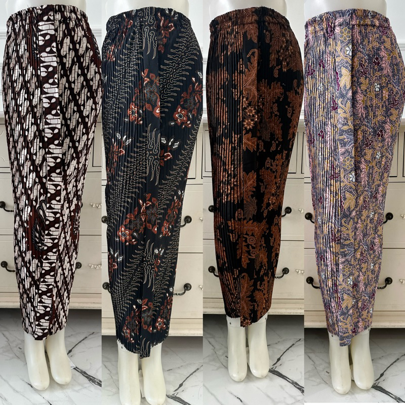 BATIK PLEASE SKIRT WIRU PLEASE SKIRT/ WIRU SKIRT/ PLEASE KEBAYA SKIRT/ WEDDING SKIRT/ KEBAYA SKIRT