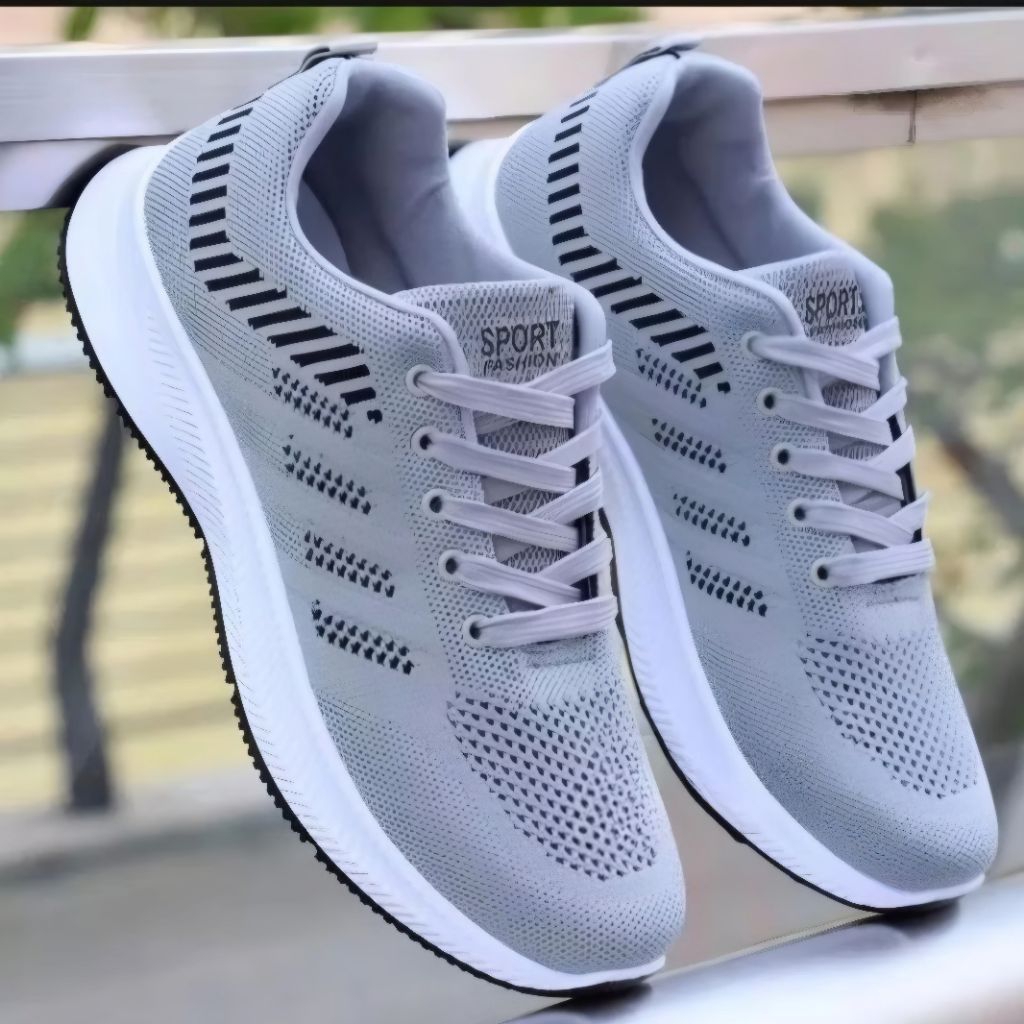 Men's and Women's Casual Sports Sneakers / trendy Casual Sneakers for Men and Women School Shoes