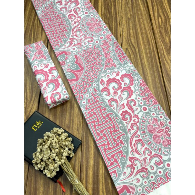 Batik FABRIC BATIK FABRIC FINE BATIK FABRIC NOT EASILY CONNECTED BATIK FABRIC FLOWER BATIK UNIFORM TRADITIONAL BATIK MODERN BATIK MOTIF BATIK PEKALONGAN BATIK COUPLE BATIK FORMAL BATIK MEN'S BATIK WOMEN'S BATIK INDONESIAN BATIK