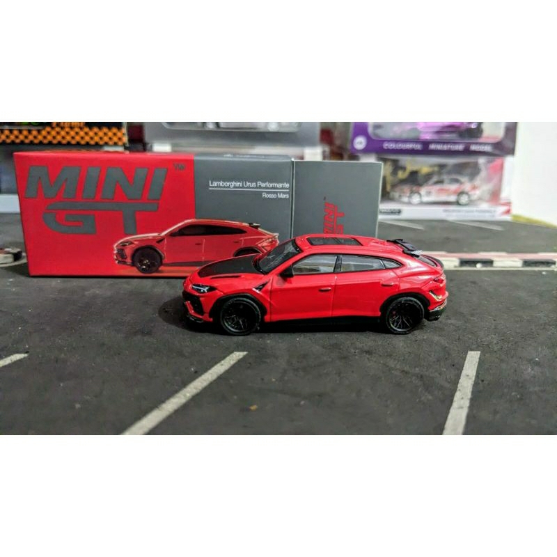 Diecast Mini GT Lamborghini Merchandise Rosso Mars No. 657 Swap Vellg