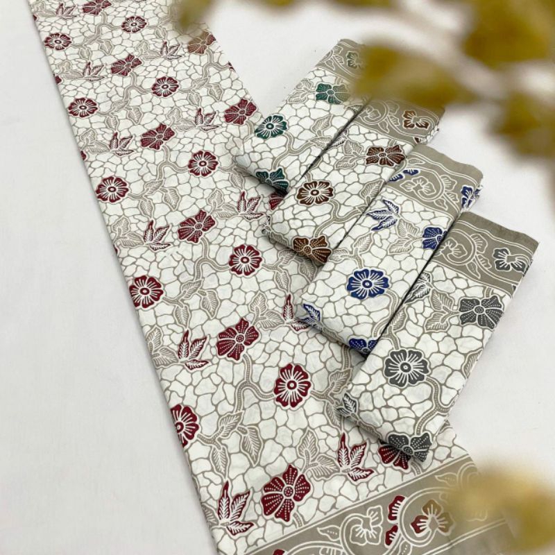 Batik FABRIC BATIK FABRIC FINE BATIK FABRIC NOT EASILY CONNECTED BATIK FABRIC FLOWER BATIK UNIFORM TRADITIONAL BATIK MODERN BATIK MOTIF BATIK PEKALONGAN BATIK COUPLE BATIK FORMAL BATIK MEN'S BATIK WOMEN'S BATIK INDONESIAN BATIK