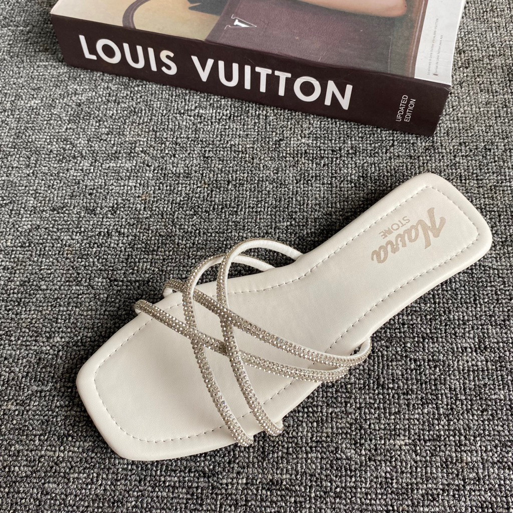 YG Luxury Sandals Jeweled Strap Sandals Trendy Jeweled Flat Sandals 2025