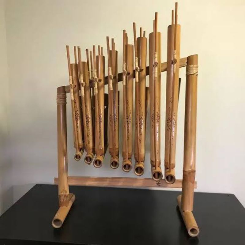 ANGKLUNG set of 8 tones, large Oktap, angklung Do, re,mi,fa,so,la,si,do, aklung traditional musical instruments gamelan