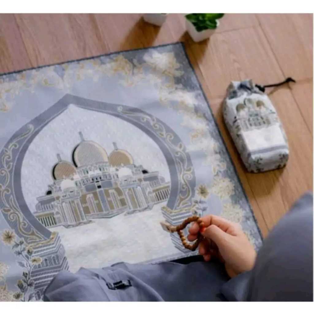 - JUMBO Motif Travel Prayer Rug Free Pouch | Hajj and Umrah Souvenir Prayer Mats | Sajada Mukena Traveling Prayer Rug