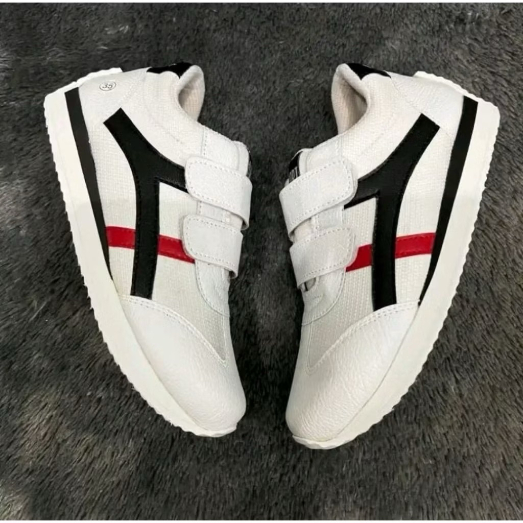 MERAH Reboxx White Black List There is a little red Boys' Shoes/ Boys' Shoes Girls' Shoes Age 1/ 3 years Girls' Shoes Girls' Shoes 2 Years Old Girls' Shoes 1 Year Old Girls' Shoes Girls' Sneakers Baby Shoes Children"