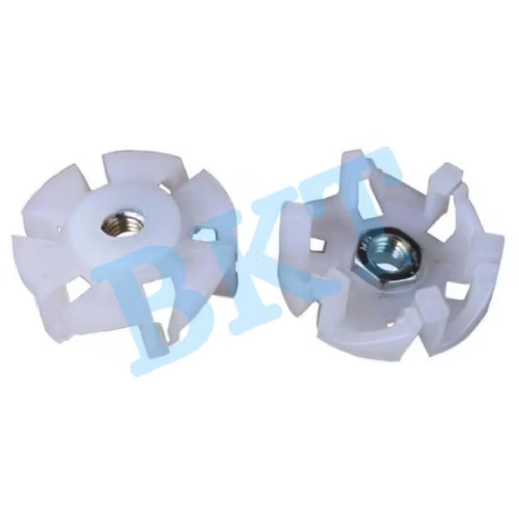 MESIN Maspion Plastic Upper Blender with Nuts Used on the Maspion Brand blender machine. Plastic material is broken. Includes nuts. Price listed is for 1 piece *Culturalizes read titles, description and photos YANG has us upload.