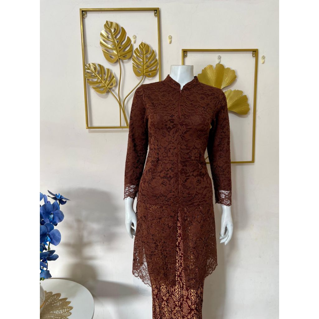 BROCADE KEBAYA TOP, SANGHAI COLLAR TUNIC,/ PARTY UNIFORM KEBAYA, GRADUATION KEBAYA,/ MODERN KEBAYA, LUXURY KEBAYA, WOMEN'S KEBAYA, TODAY'S/, MODERN KEBAYA,/ KEBAYA, BEAUTIFUL KEBAYA, KEBAYA, UNIFORM K