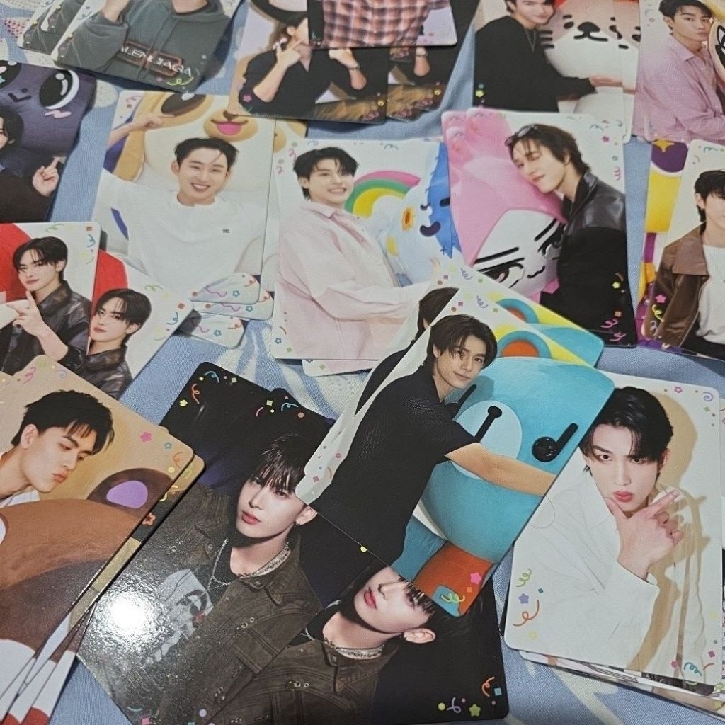 THAI - GMMTV HAPPY FAM BONDS BOYS COLLECTIBLE RANDOM CARD NAIIN SKYNANI PONDPUWIN PREMPOOON PERTHSANTA WILLIAM EST NANON GEMINI SEAKEEN