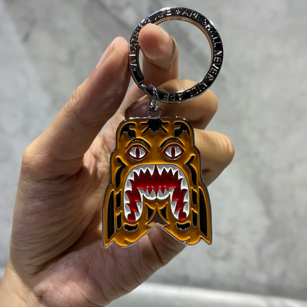GANTUNGAN BAPE Tiger Metal Keychain Bathing Ape Keychaina