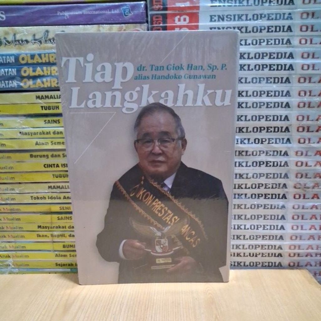 Original Book Each My Step from Tan Giok Han Sp. p aka Handoko Gunawan KATA Publisher