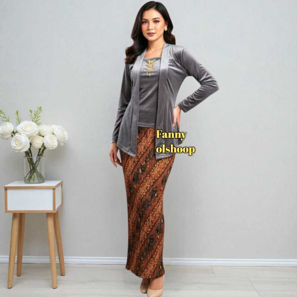 Kutubaru Silver Velvet Kebaya, Cool Stretch Material, TRADITIONAL JAVANESE SET [KEBAYA + SKIRT]