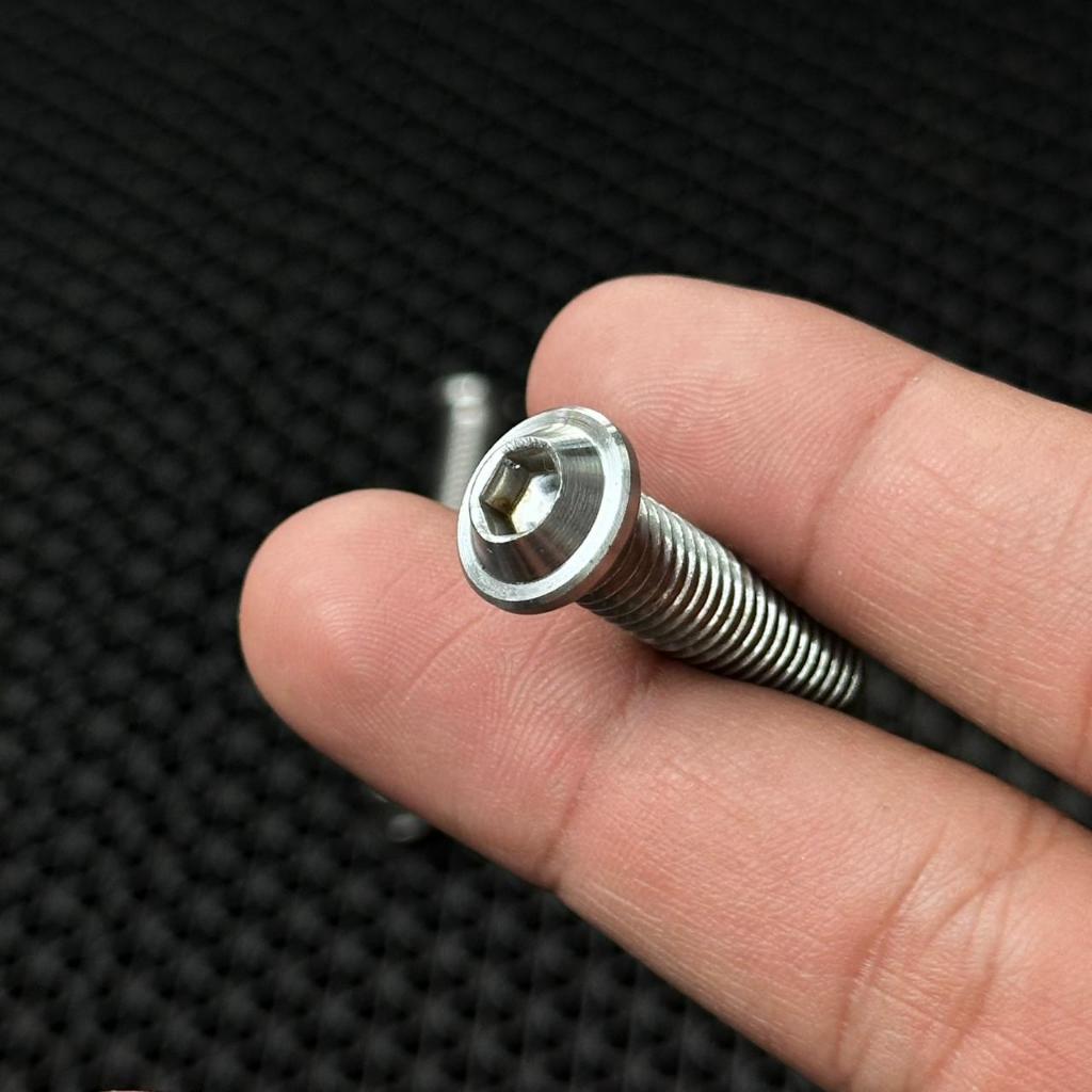 BRACKET SET BOLT STAINLESS CARBONBEAT