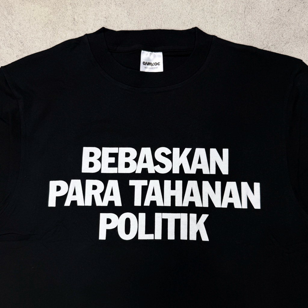 Benefit Political Prisoner | Black Tshirt Original merchandise