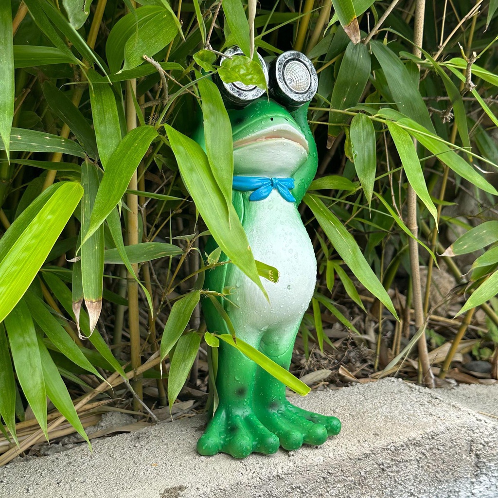 QMGarden Cute Little Frog Telescope Light Solar Electronic Night Light Garden Garden Floor Decoration Creative Decorati