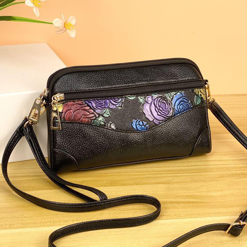 Get gifts/QMGuangzhou Hengli2022New Small Crossbody Bag Fashion Clutch Hand-Painted Mother-in-Law Shopping Change Women