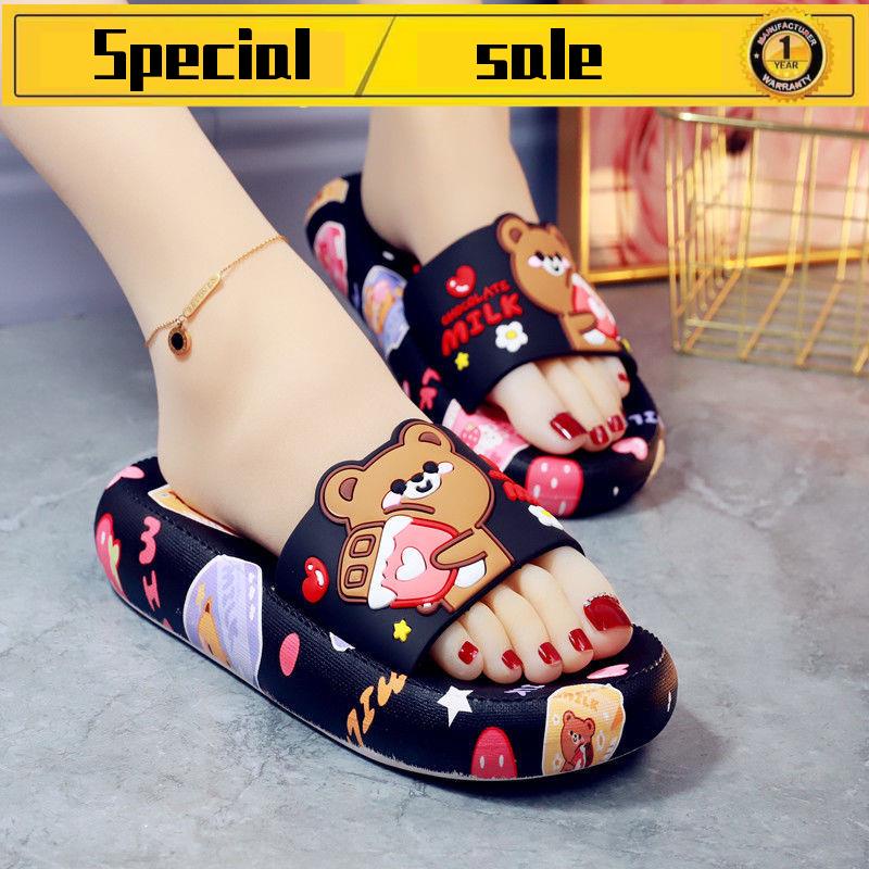 Ready Stock kasut tumit tinggi wanita kasut wanita Sandal dan Selipar Baru Wanita Musim Panas Kartun Beruang Comel Di Rumah Mandi Bilik Mandi Selipar Bawah Tebal Yang Tidak Licin
