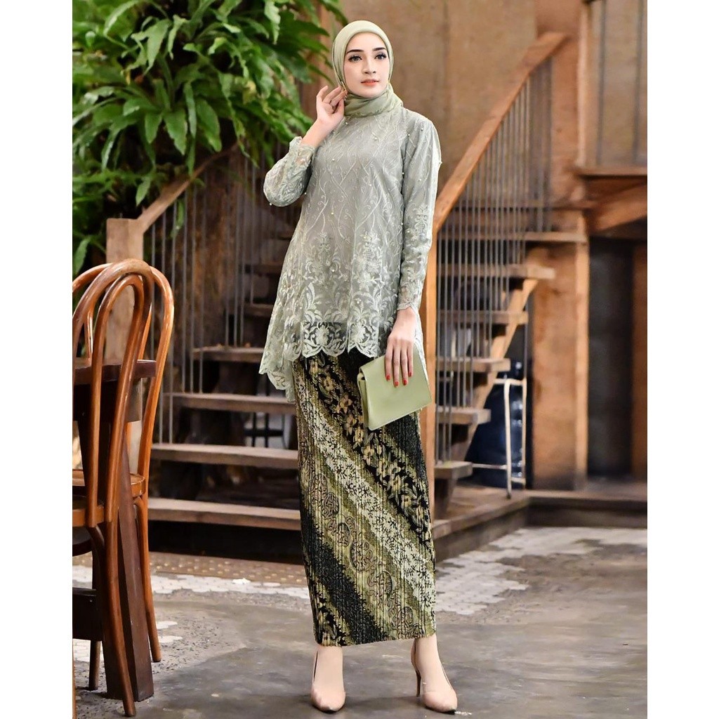 Essential Quality Raya Tunic kebaya blouse | Modern Beautiful Fashionable Tunik - Image 5
