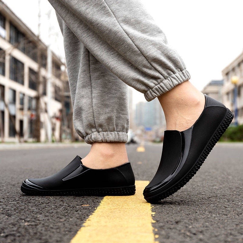 Multi Versatile ！ Boot hujan tidak tergelincir ！But air but getah kasut kerja licin kalis pendek lelaki - Image 3