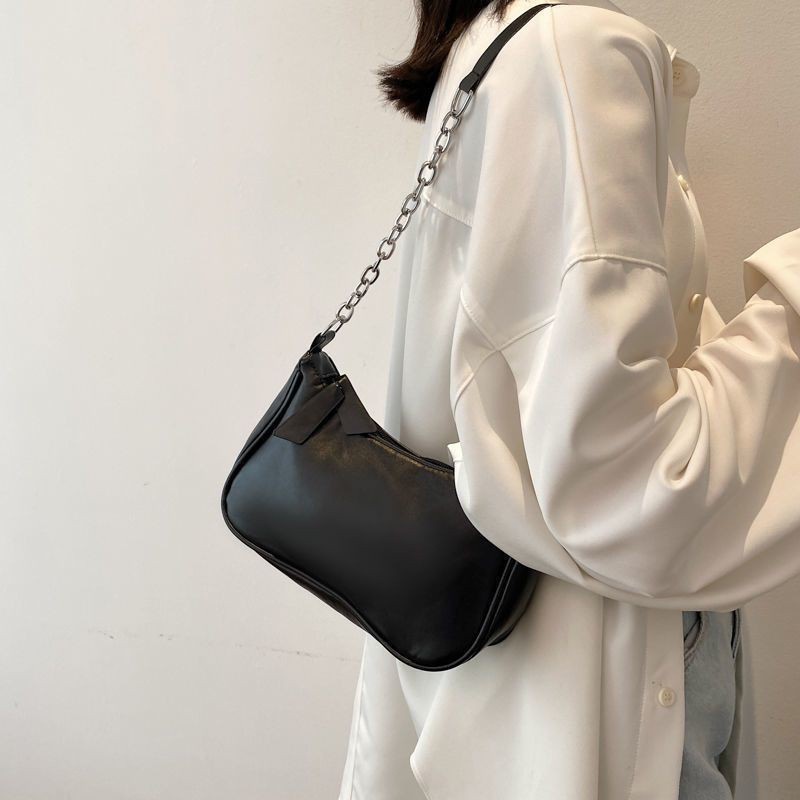 Travel Style French niche high-level sense of armpit baguette female 2021 new trendy wild ins chain shoulder bag Port... - Image 3