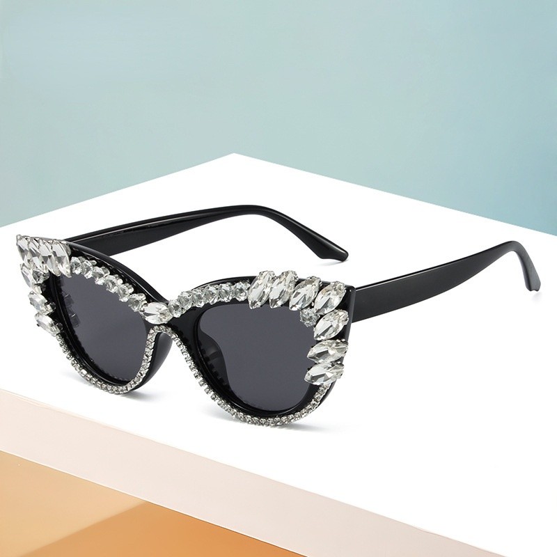 Must Multi Fashion Diamond Aesthetic Shades Sunglasses Women/Men Metal Frame Eyewear Durable - Image 5