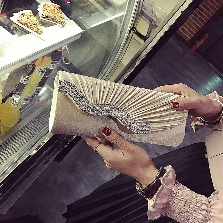 murah Daily New Style Fashion Woman Dinner Bag Korean Version Personality Folded Satin Clutch beg tangan wanita - Image 5