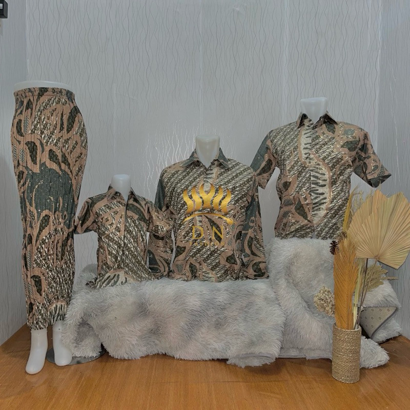 Premium Essential BATIK COUPLE KELUARGA/BATIK SERAGAMAN/BATIK COUPLE/KEMEJA COUPLE/SERAGAMAN BATIK/BATIK TERLARIS Ver...