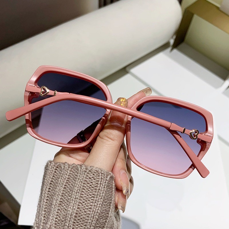 Have Reliable Korean Version of Square Frame Gradient Color Sunglasses Women Men Fashion Eyewear - Image 3