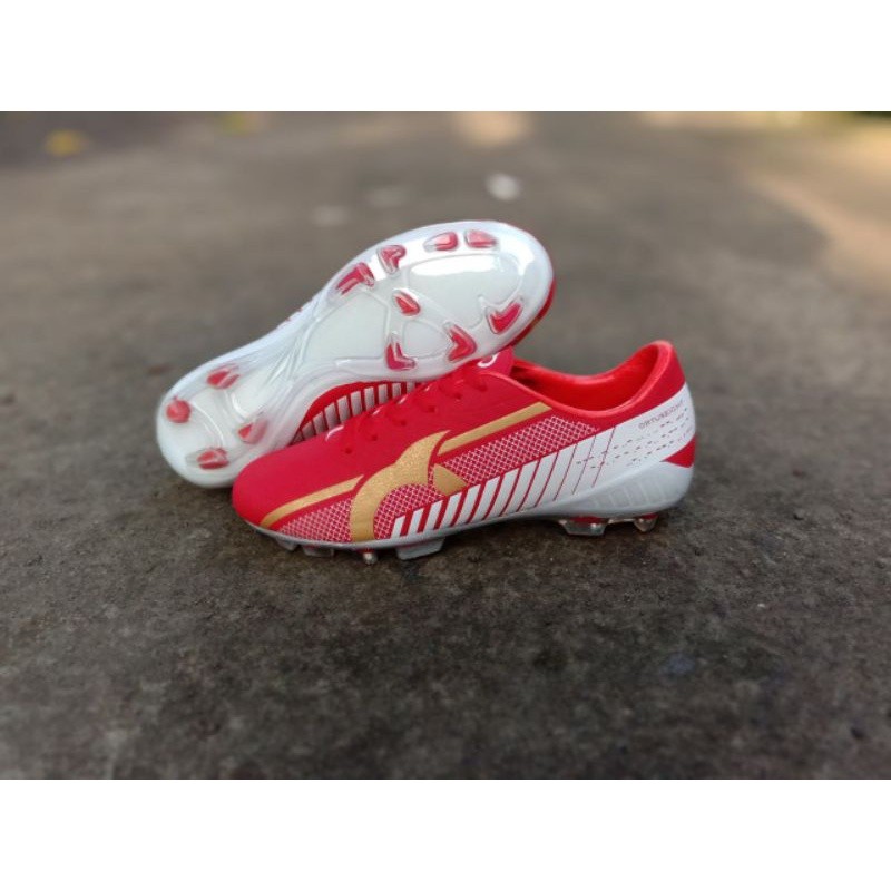 PUTIH White Liberte Liberte Catalyst Soccer Shoes. White Ball Shoes. Free Boots. Free Socks