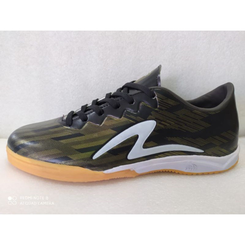 Thick Sole infinity futsal Shoes