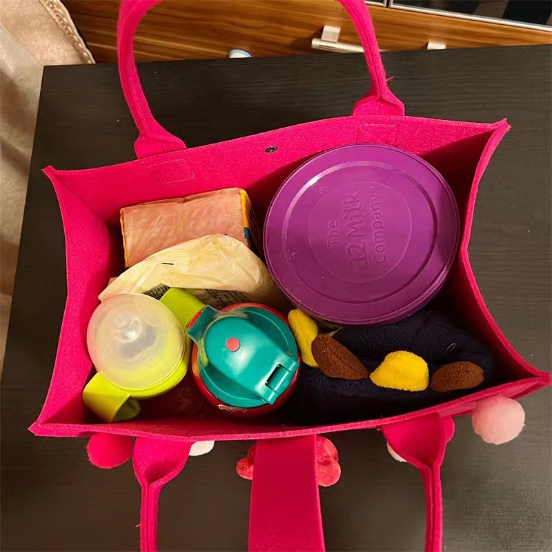 Chic Daily 7-color Felt tote Bag Strawberry Bear High-value birthday gift Cosmetics Storage Cartoon - Image 3