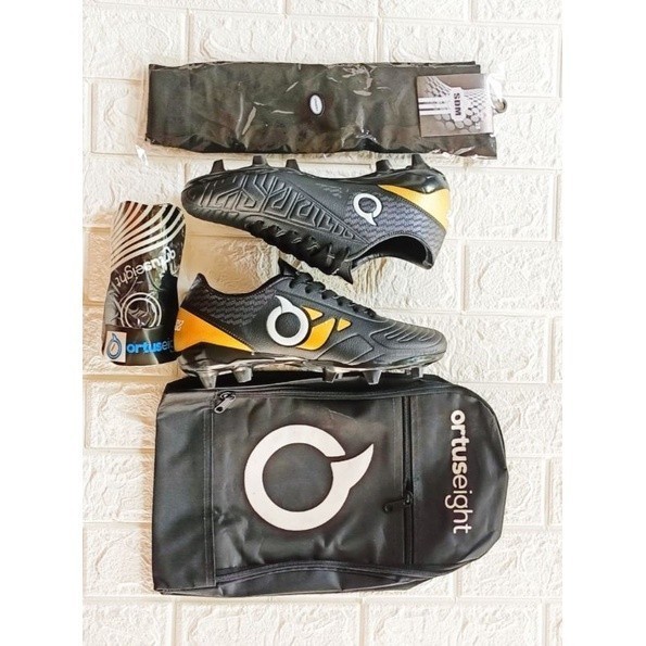 Factory Quality Soccer Shoes BONUS Socks Socks