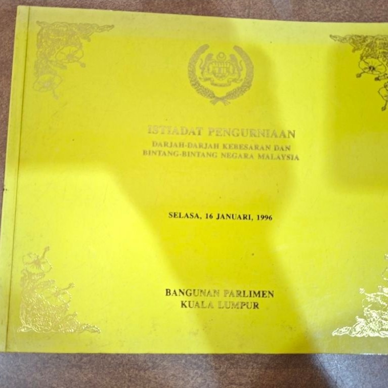 [Second Hand Book]ISTIADAT PENGURNIAANDARJAH-DARJAH KEBESARAN DAN BINTANG-BINTANG NEGARA MALAYSIA 1996