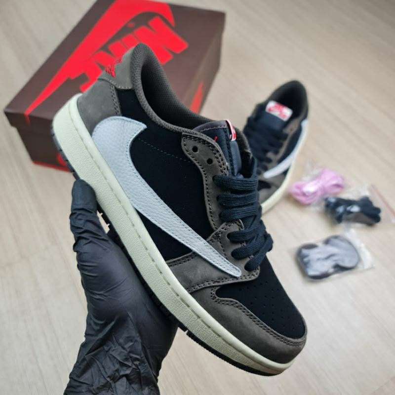 kasut travis scott