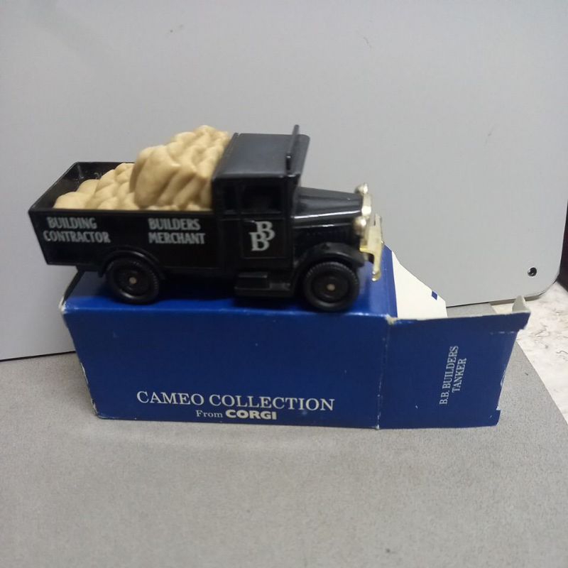 CORGI BB BUILDERS MORRIS TRUCK